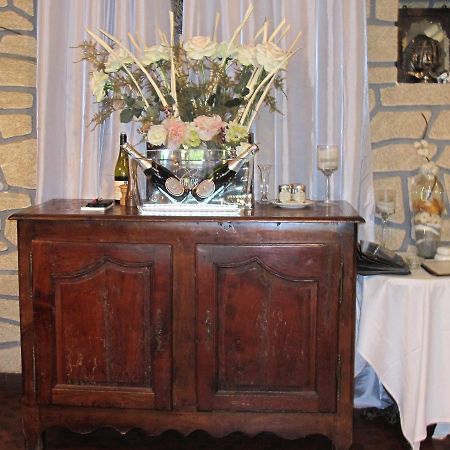 Logis Deshors-Foujanet Hotel Chamboulive Bagian luar foto