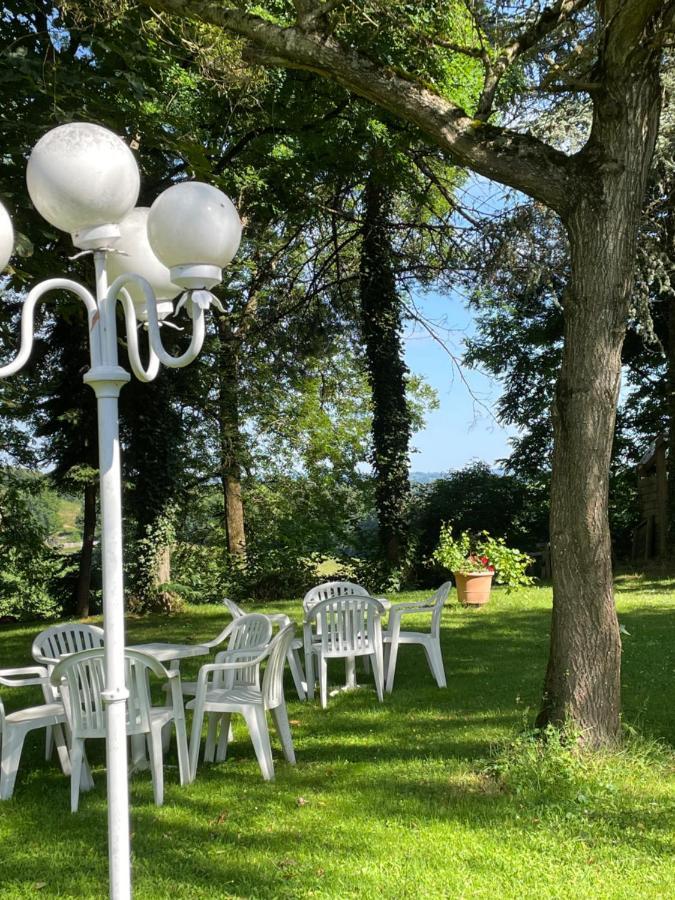 Logis Deshors-Foujanet Hotel Chamboulive Bagian luar foto