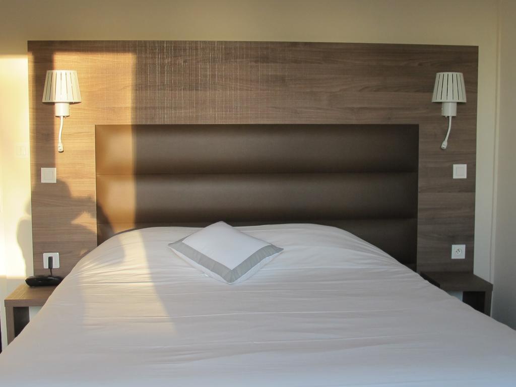 Logis Deshors-Foujanet Hotel Chamboulive Bagian luar foto
