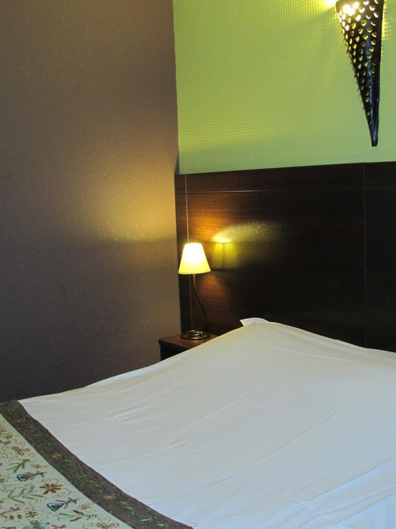Logis Deshors-Foujanet Hotel Chamboulive Bagian luar foto