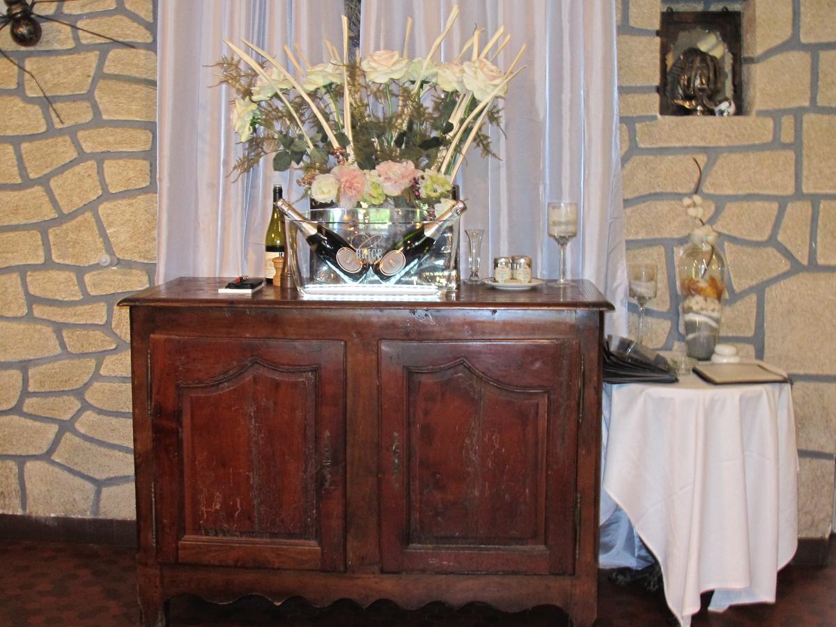 Logis Deshors-Foujanet Hotel Chamboulive Bagian luar foto