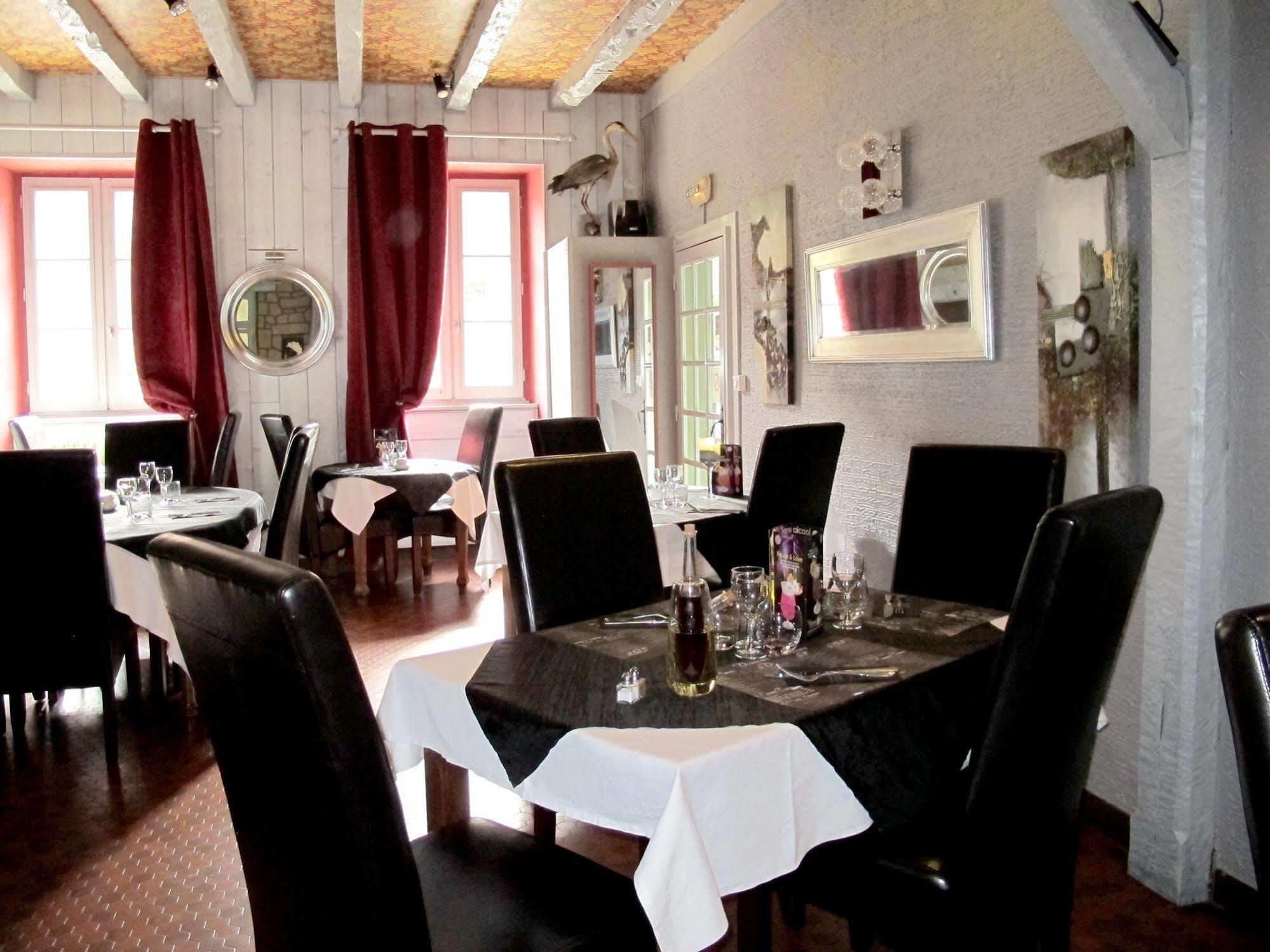 Logis Deshors-Foujanet Hotel Chamboulive Bagian luar foto