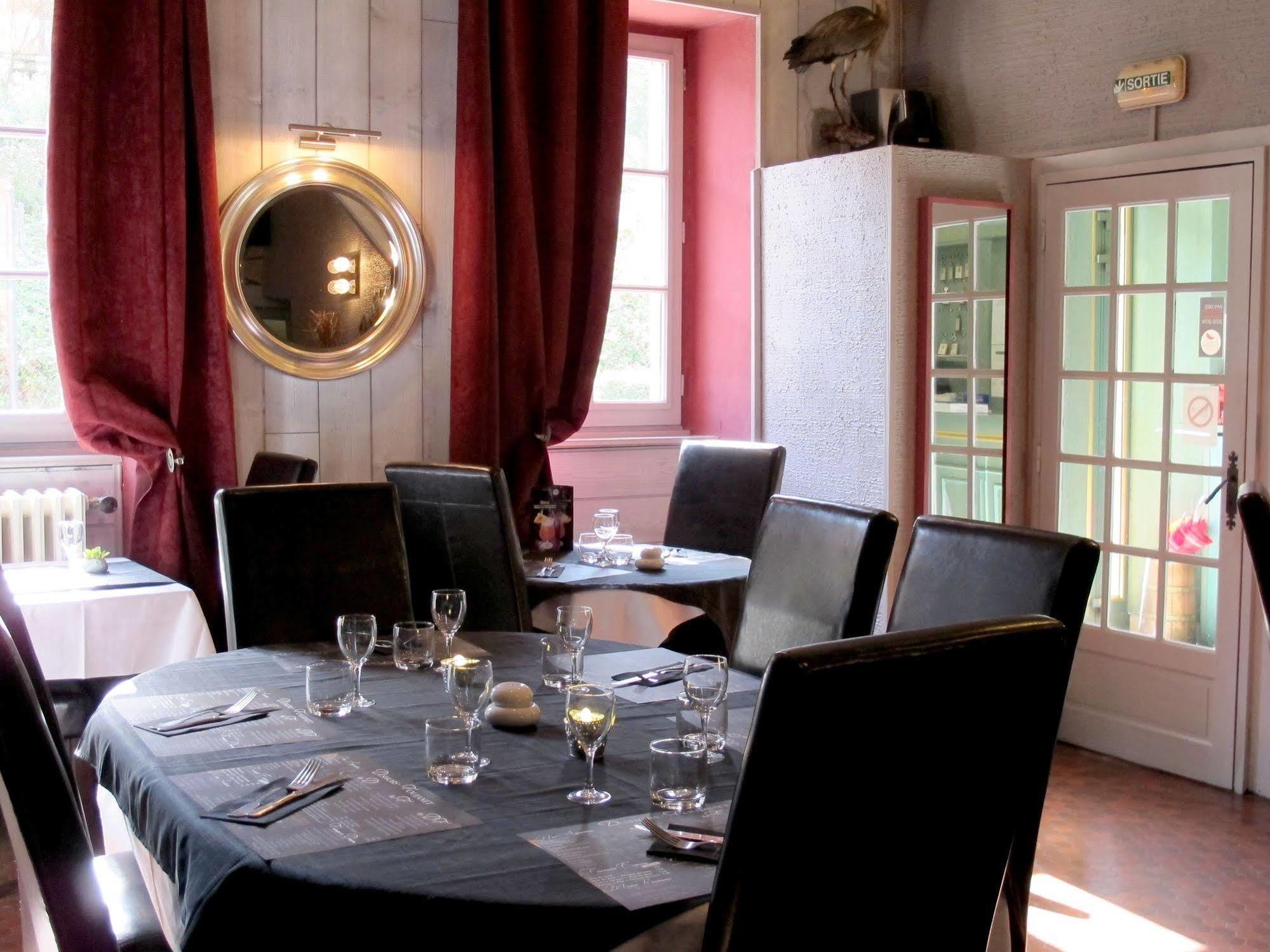Logis Deshors-Foujanet Hotel Chamboulive Bagian luar foto