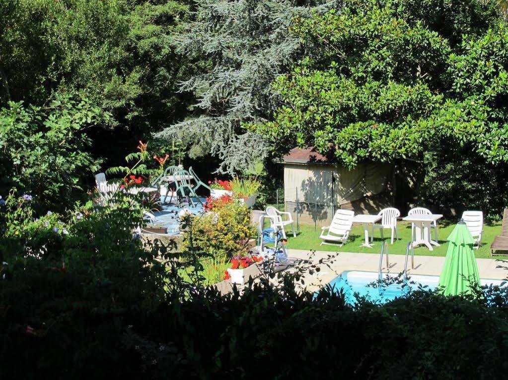Logis Deshors-Foujanet Hotel Chamboulive Bagian luar foto